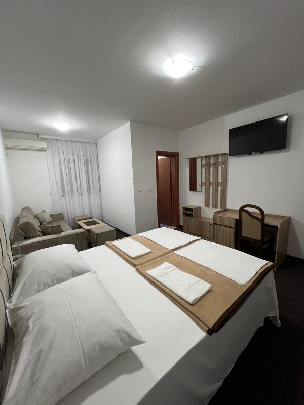 Triple Room image 1