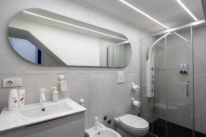 Superior Double Room image 3