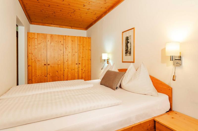 One-Bedroom Apartment image 4
