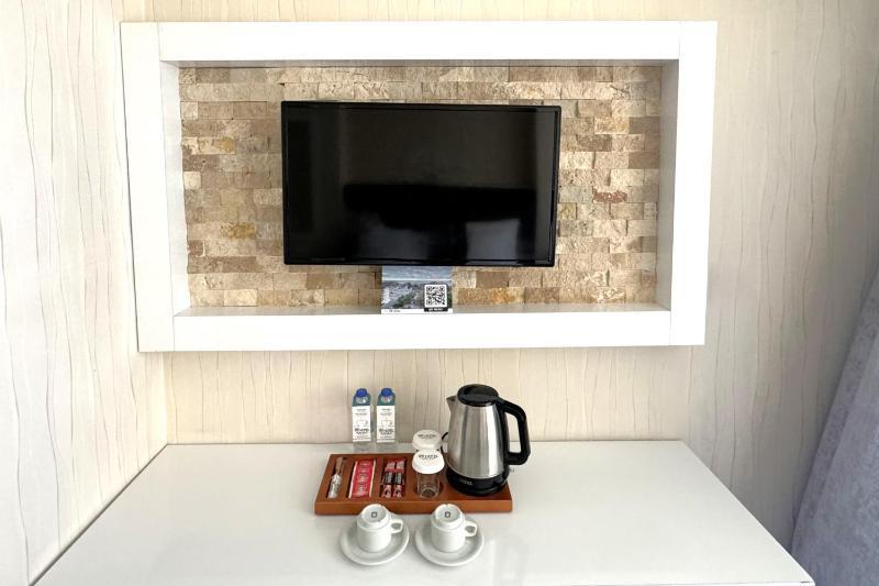 Family Room with Sea View image 2