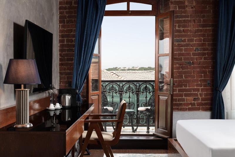 Galata House Deluxe image 4