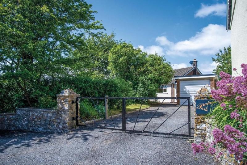 Palace Park - 2 Bedroom Bungalow - Manorbier Images