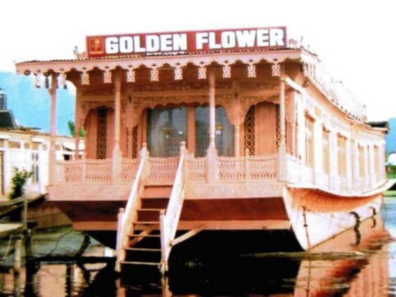 Golden Flower Heritage Houseboat - image 11