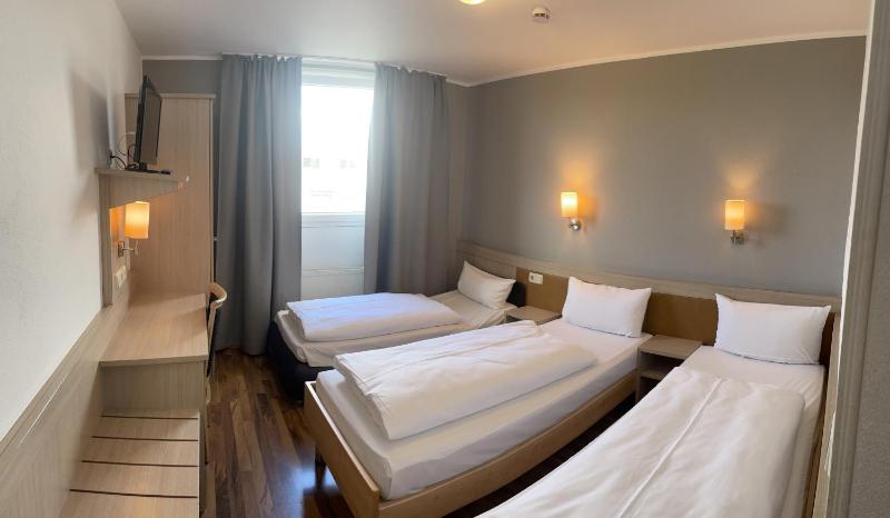 Triple Room image 1