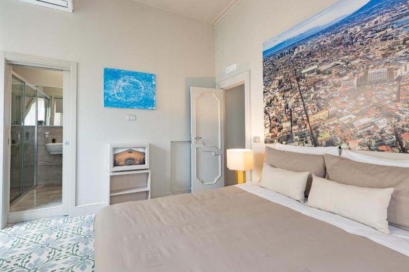 Quadruple Room with Private Bathroom image 3