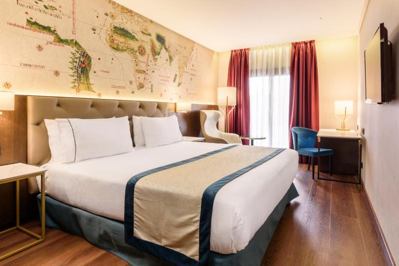 Deluxe Double or Twin Room image 3