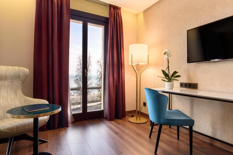 Double Room with Terrace image 2