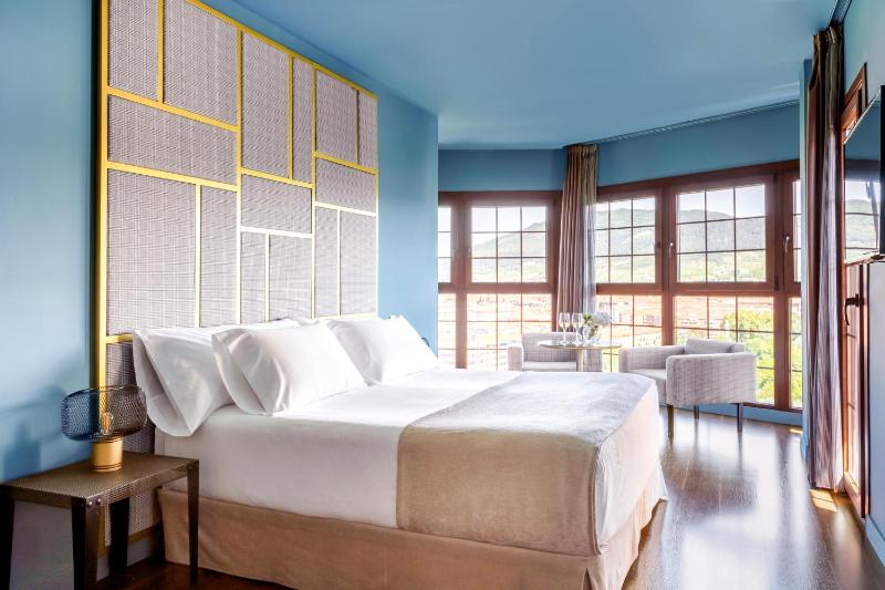 Superior Double Room image 4