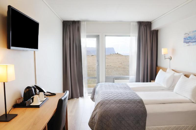 Twin Room image 4
