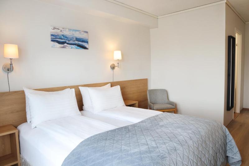 Twin Room image 3