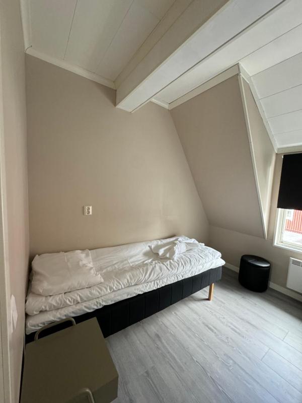 Family Room image 3