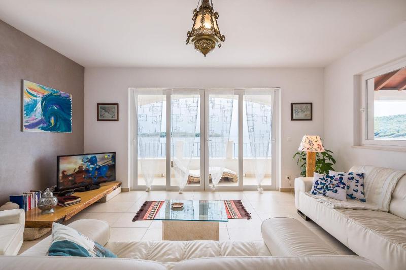Four-Bedroom Villa with Sea View image 3