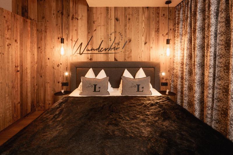 Studio with Kitchenette and Terrace image 2