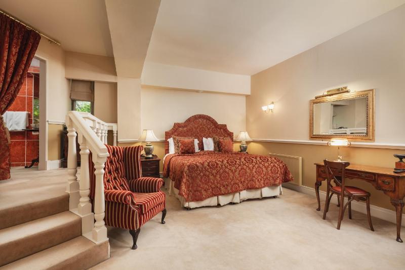 Courtyard Superior Room image 4