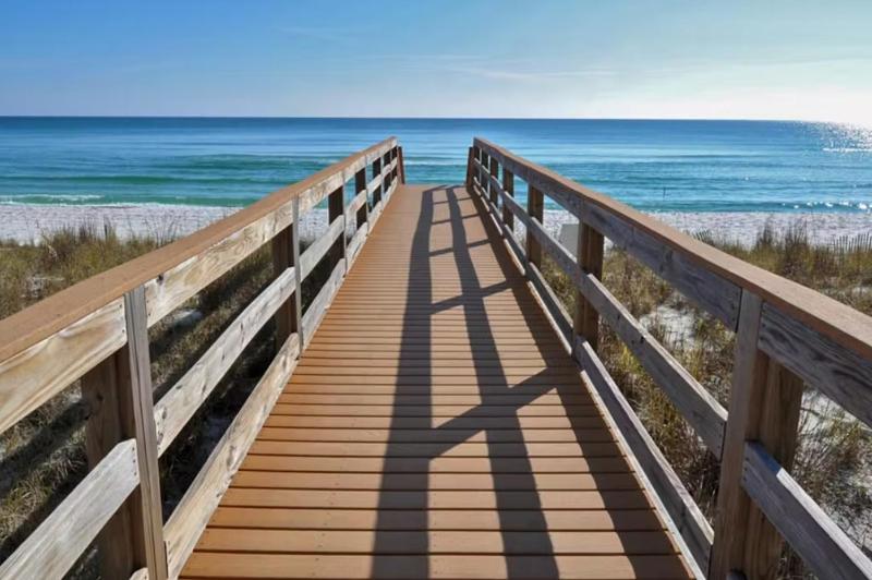Keepin' It Reel Beach House - image 8
