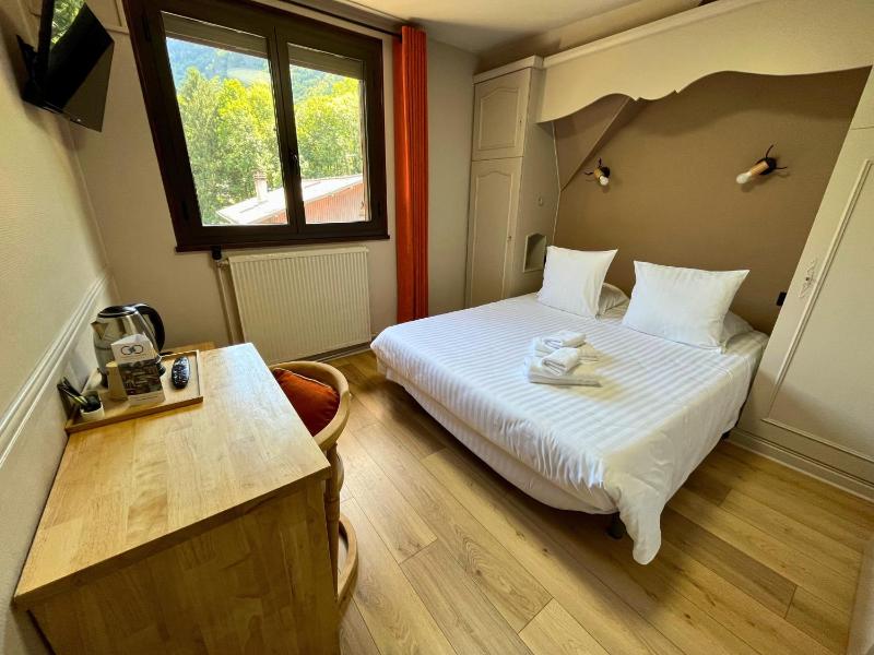 Standard Queen Room image 3