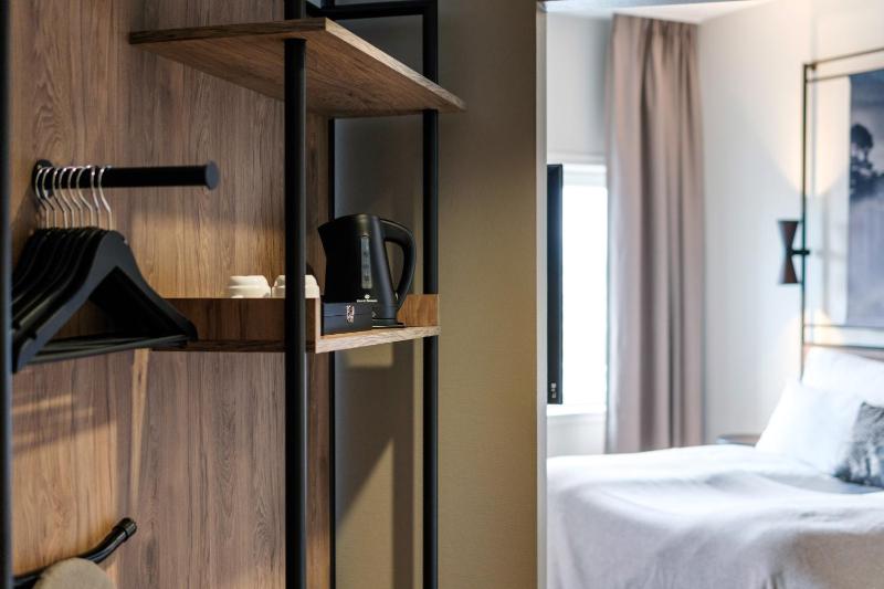 Deluxe Double Room image 3