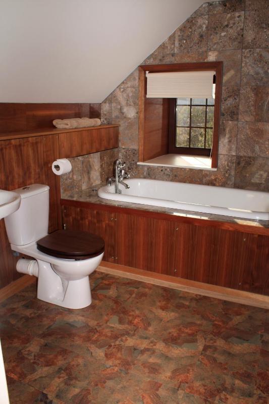 Family Room (2 Adults + 2 Children) image 2