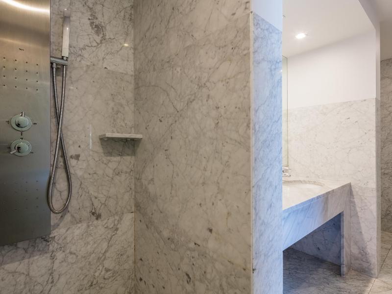 Executive Suite image 3