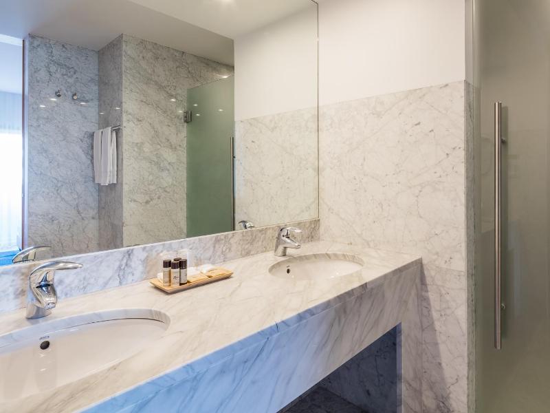 Executive Suite image 2