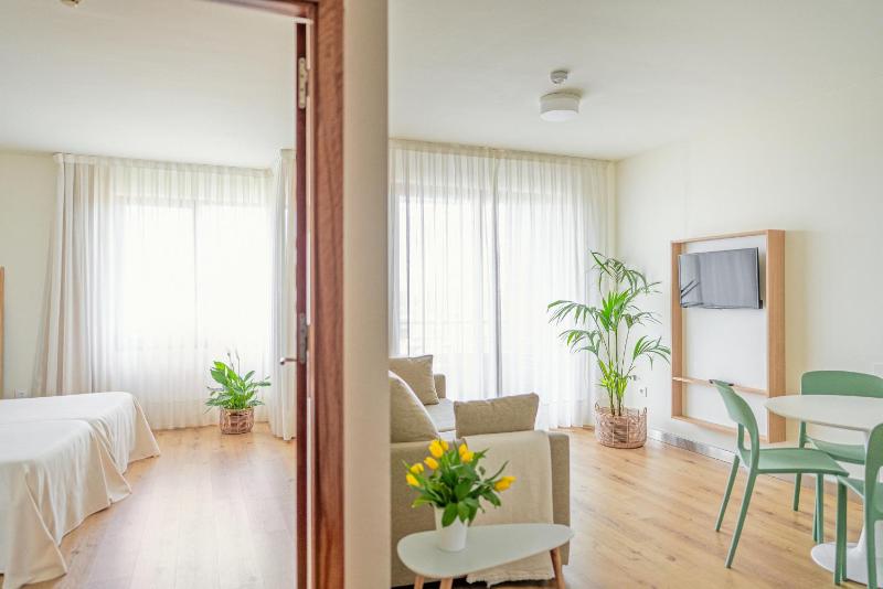 Apartment with View (2 Adults) image 3