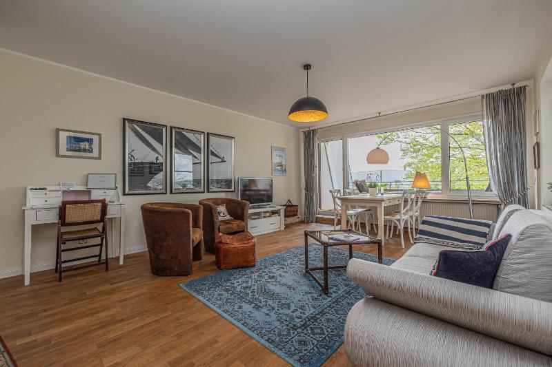 Apartment with Sea View image 1