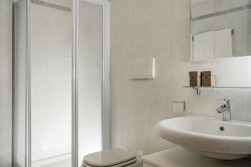Double Room image 2