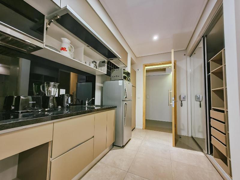 Le Montreal Apartments - image 6
