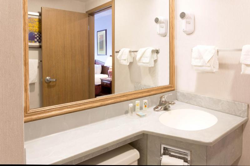 Double Room with Two Double Beds - Non-Smoking image 4