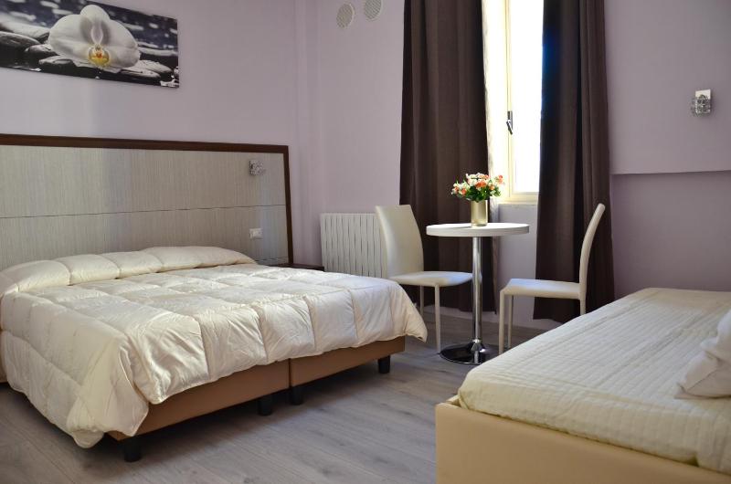 Quadruple Room image 3