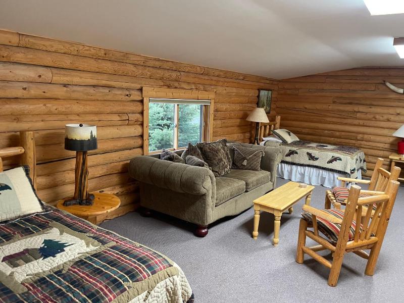Deluxe Family Suite image 4