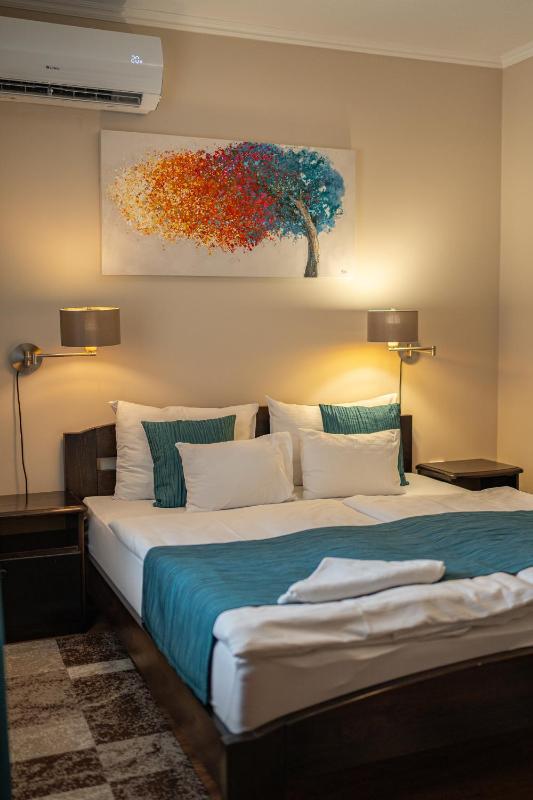 One-Bedroom Apartment image 1