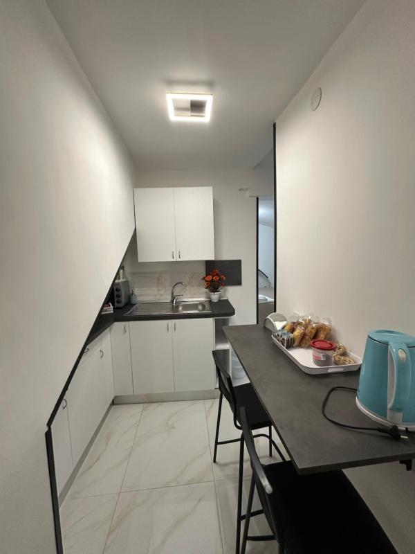 Rose's house - image 12