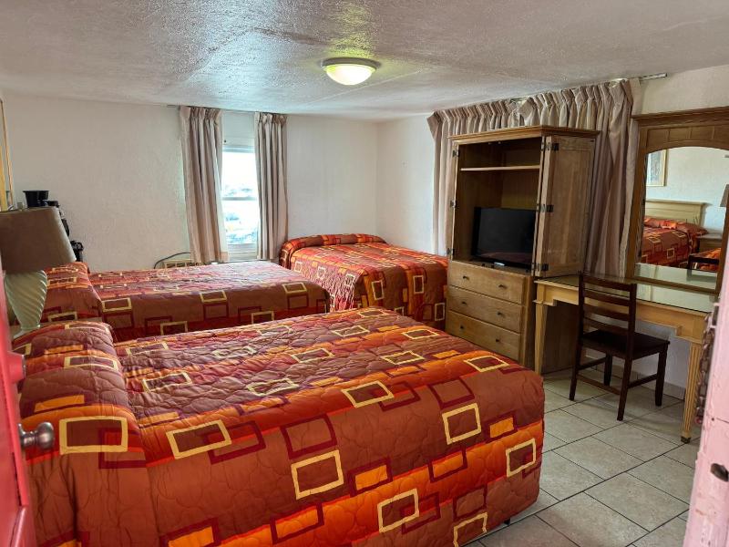Triple Room image 3