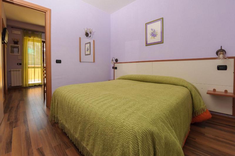 Superior One-Bedroom Apartment (2 Adults) image 2
