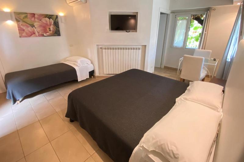 Triple Room image 3