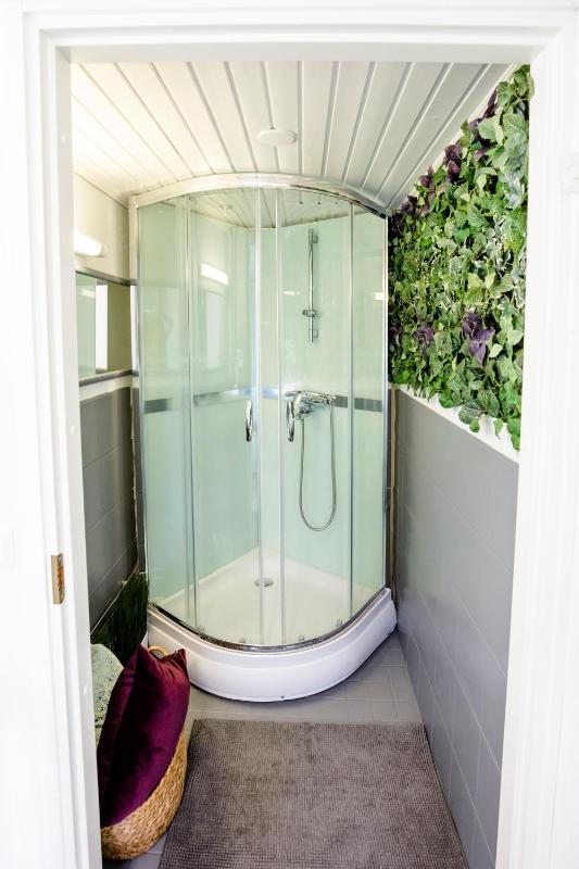 Double Room with Private Bathroom image 2