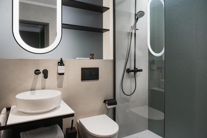 Superior Double Room image 3
