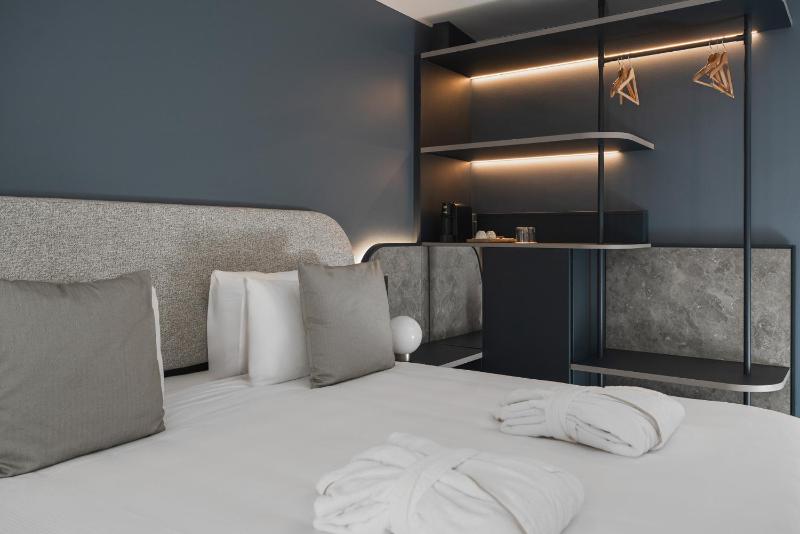 Superior Double Room image 1