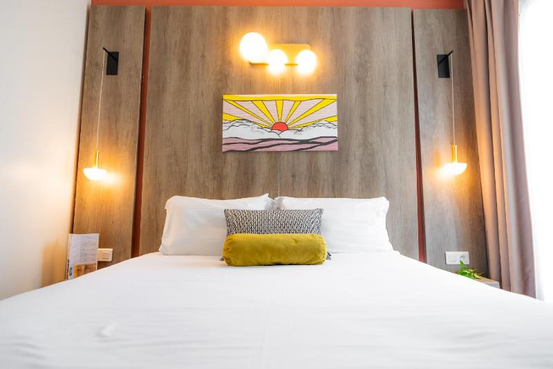 Small Standard Room image 3
