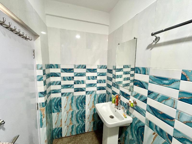 Yepplo's Luxury Deluxe Room with Mountain View - image 7