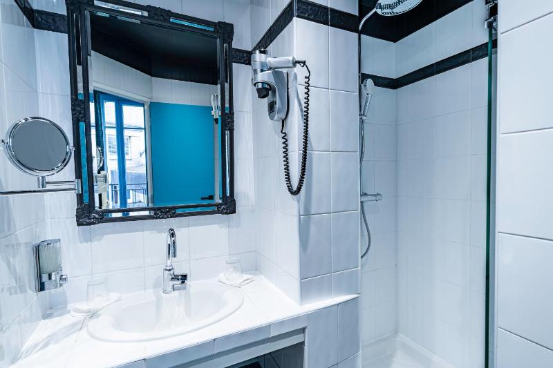 2 Adjacent rooms image 4