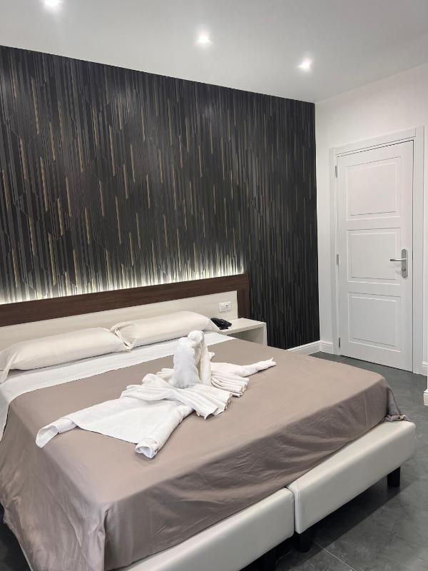 Deluxe Single Room image 3
