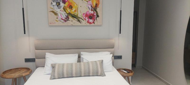 Deluxe Double Room with Balcony image 1