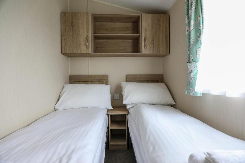 3 Bedroom Platinum Caravan image 4