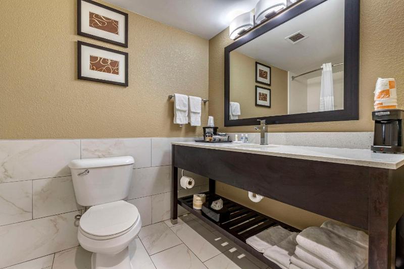 Queen Suite with Two Queen Beds and Sofa Bed image 2