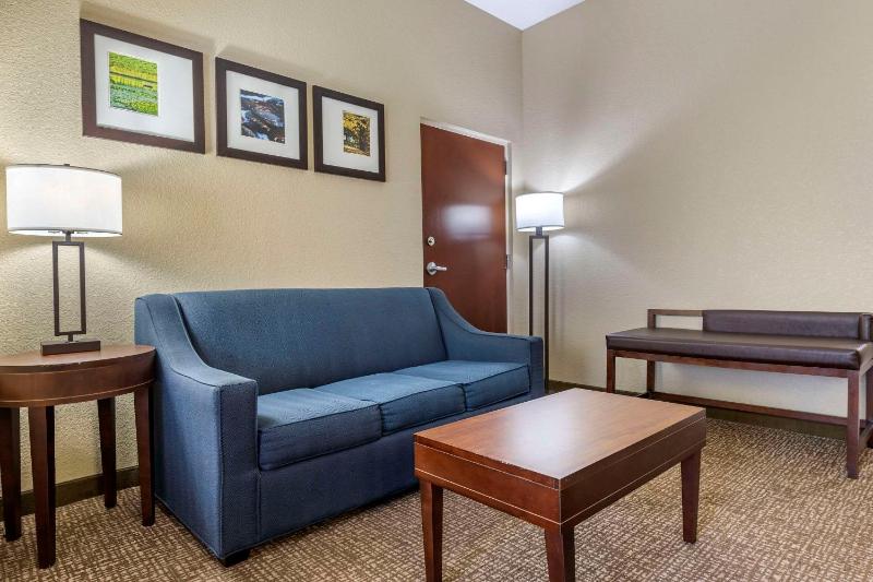 King Suite with Sofa Bed image 2