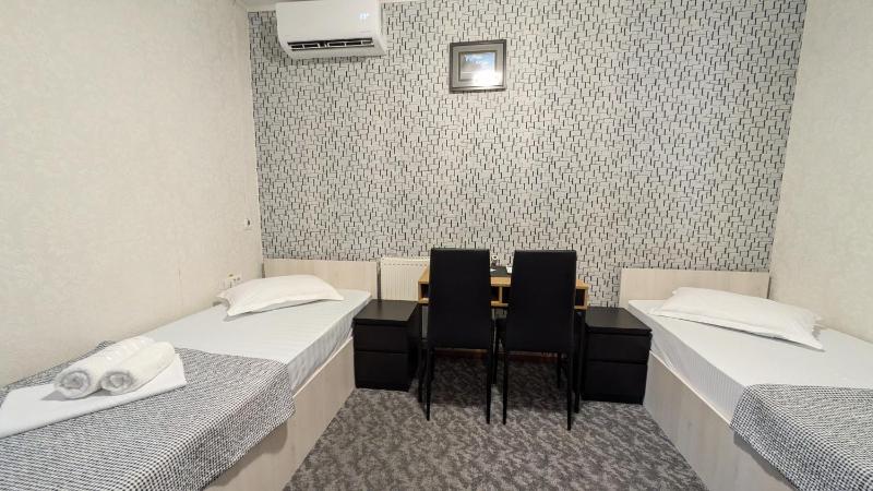 Deluxe Double or Twin Room image 4