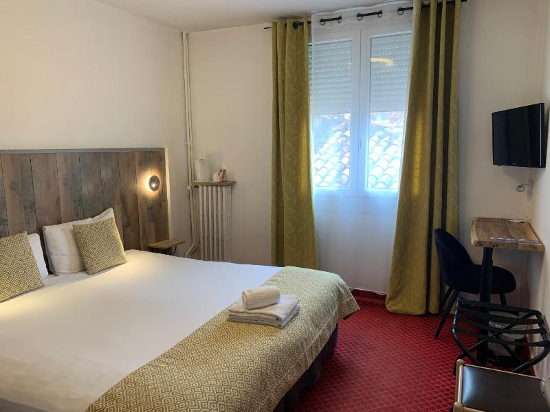 Double Room image 3
