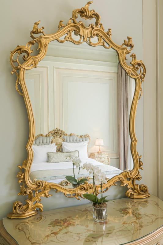 King Room with Garden View image 3
